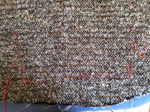 Thread tracing the seam line