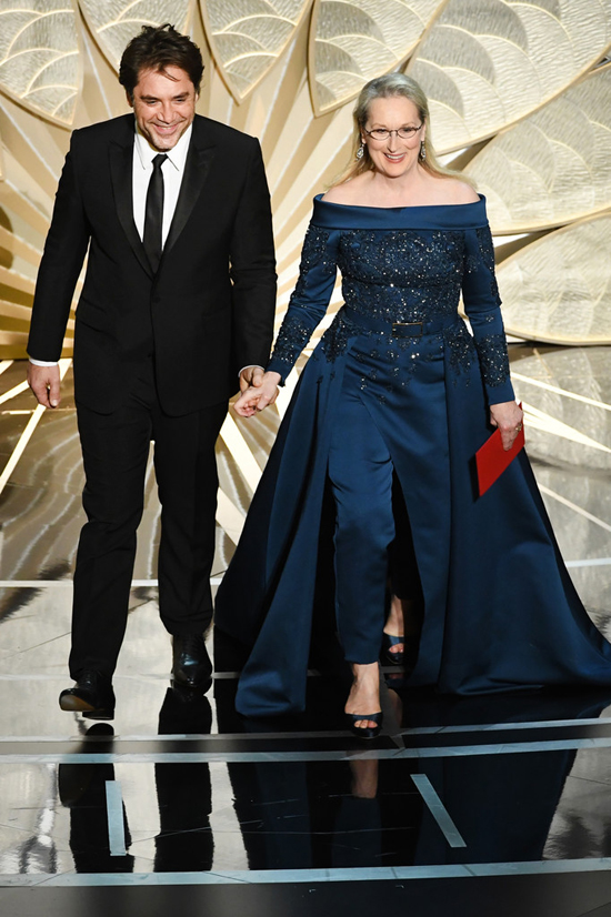 Meryl-Streep-Oscars-2017-Red-Carpet-Fashion-Elie-Saab-Couture-Tom-Lorenzo-Site-16
